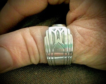 Löffel Ring Freundschaftsmuster METALITY 1932 von Tudor Plate Oneida Community Vintage Redesigned Silberschmuck