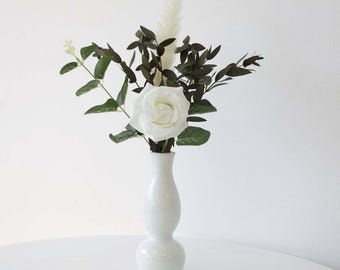 Jarrón cónico de cerámica blanca para bodas, eventos y decoración del hogar.