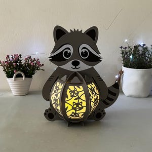 Waschbär Laterne SVG für Cricut Projects - DIY Waschbär Papierlampe - PDF, Silhouette Studio Datei - Papier Leuchten Kunst - Dekoration