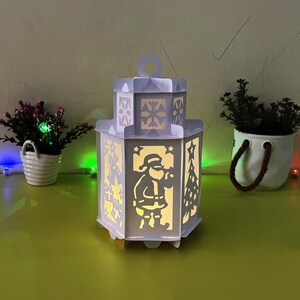 Kerst zeshoekige lantaarn SVG, studio, pdf-sjablonen - Diy kerst zeshoekige lantaarn voor huisdecoratie - papiersnijlamp svg