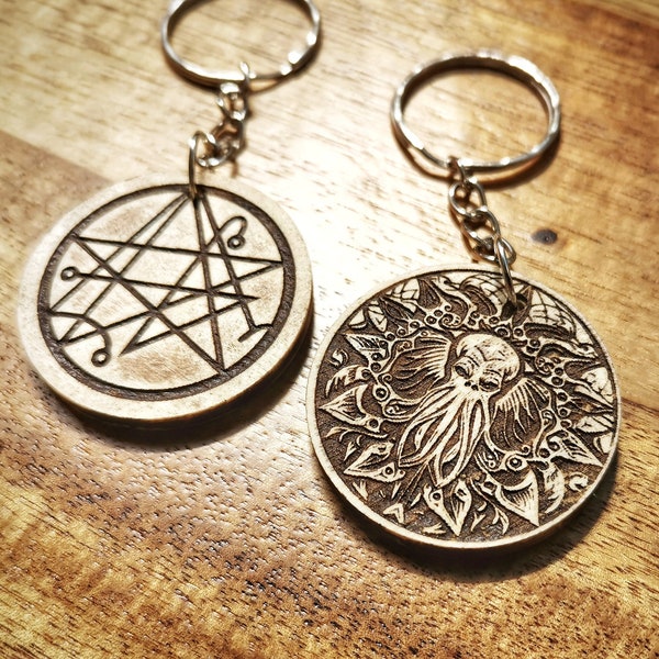 Cthulhu Keychain - Engraved Keychain with Necronomicon Sigil - Wood