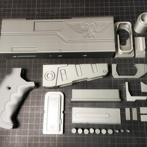 40K Imperial Bolter Pistol Cosplay Prop - 3d-printable Model Kit - STL ...
