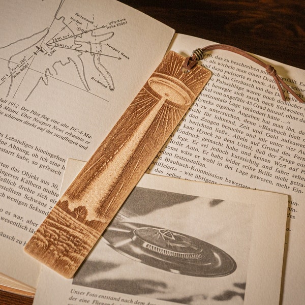 Hartholz Lesezeichen - UFO - Gravierte Edelholz Lesezeichen - Detailiert handgemacht Fliegende Untertasse - Ahorn