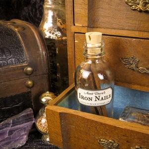Clavos de hierro - Ingredientes mágicos y míticos de la tía Dora, objeto mágico, cuento de hadas, leyenda, historia, protección, hechizos apotropaicos, curiosidad pagana