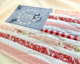 Sudadera con estampado de bandera de trapo acolchada / Camiseta con bloque de colcha bordado de EE. UU. / Old Glory 1776-2026 / Patriótico 4 de julio / Vintage 250 aniversario de Estados Unidos