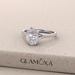 Ovaler Diamant Verlobungsring, 14K Weißgold Split Schaft, zertifizierter Diamant
