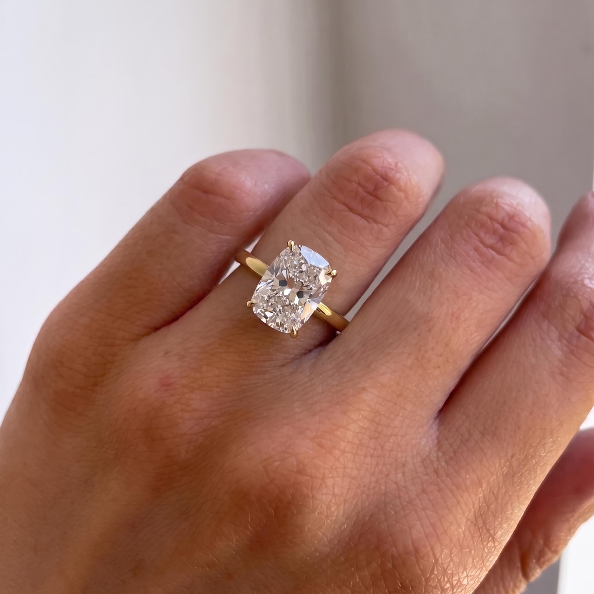 BBC diamond ダイアモンド　クッション Yellow Gold Elongated Cushion Solitaire Ring, 1.5 to 4 Carat Lab