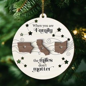 Décoration de famille en bois 2 couches personnalisée, cadeau que les kilomètres n'ont pas d'importance, décoration de famille personnalisée d'un État à l'autre, cadeau de Noël de famille interurbain