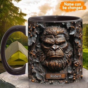 Taza personalizada de Pie Grande con detalles de camping, divertida taza de Pie Grande, taza personalizada de Pie Grande, regalo divertido de Pie Grande, regalo para amantes del camping, regalo personalizado 2025
