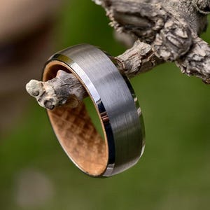 Silver Whiskey Barrel Ring, Oak Wood Wedding Ring for man, Tungsten Wedding Bands, Unique Mens Wedding Band,Mens Engagement Barrel Wood Ring