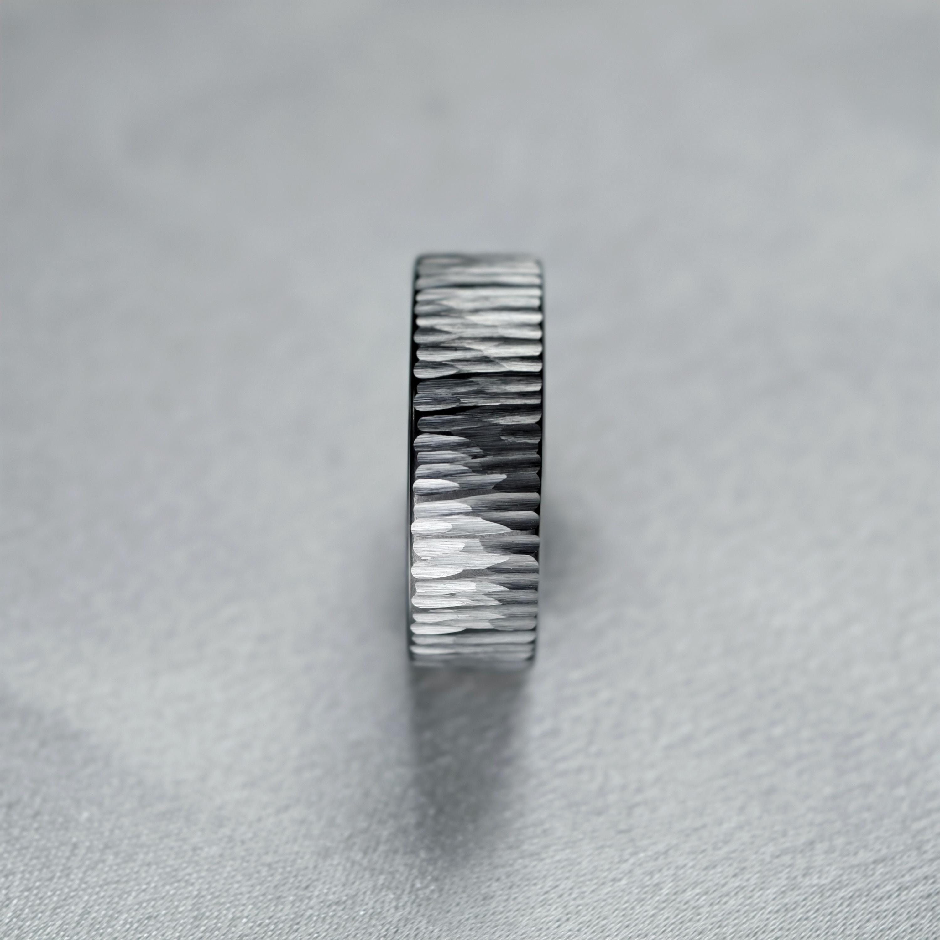 Anello in acciaio damasco, fascia in tungsteno nero da 8 mm con Anello in acciaio damasco, fascia in tungsteno nero da 8 mm con