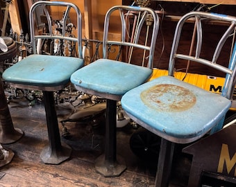 Vintage Industrial Swivel Bar Stool – 26” Seat Height