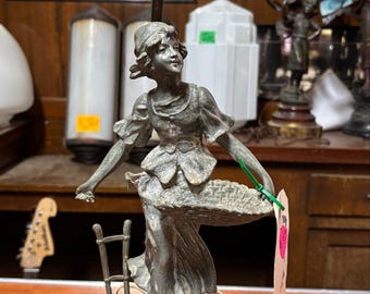 Figural Basket Lady Table Lamp