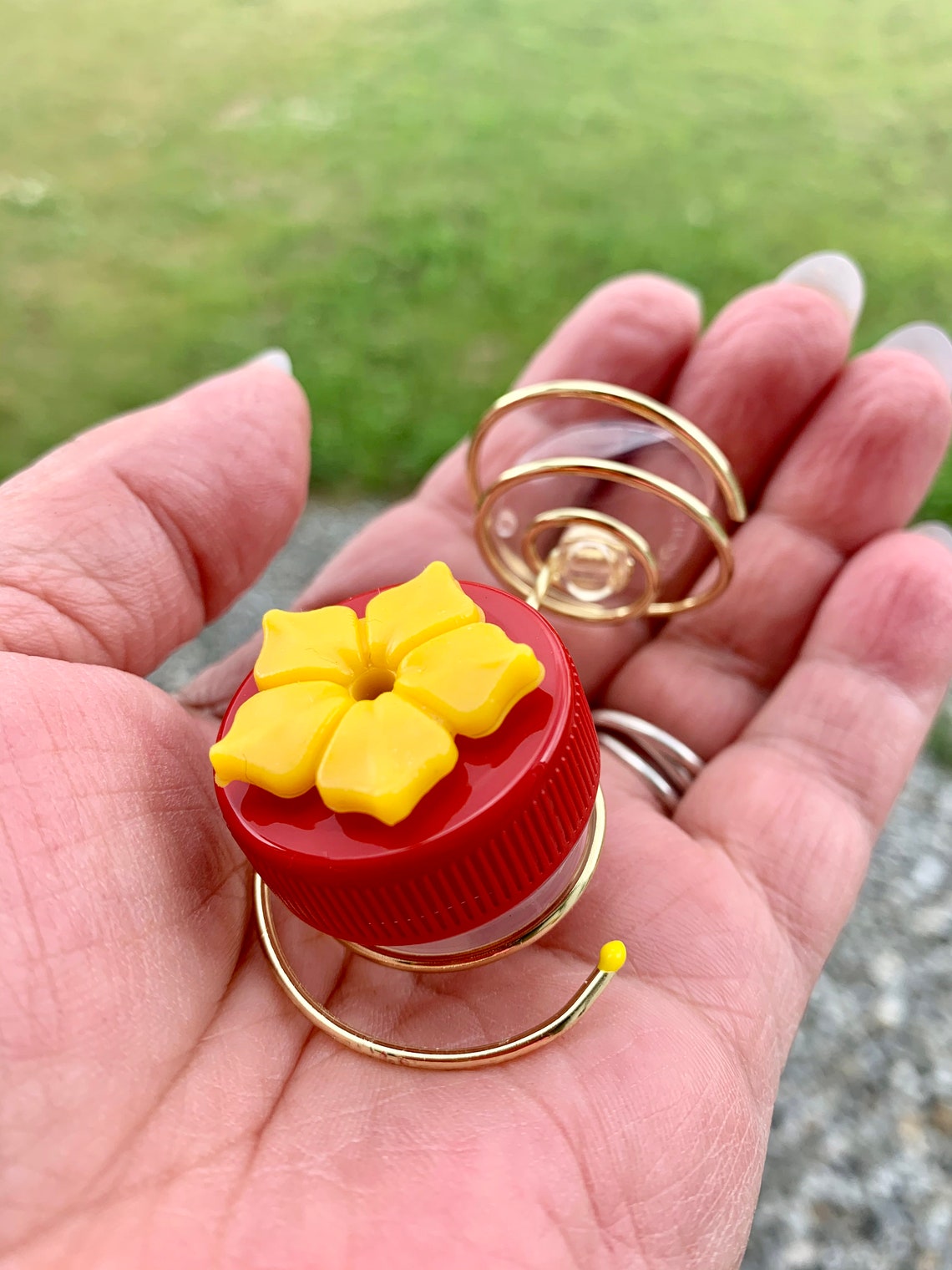 NEW Flower Single Hum-button™ With Lovely Window Spiral Holder - Etsy