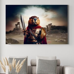 Könnte beinhalten: Ein digitaler Kunstdruck mit einem Biber, der als römischer Soldat verkleidet ist, ein Schwert hält und vor einem Steinbogen steht. Der Hintergrund ist ein dunkler, bewölkter Himmel.