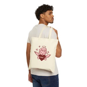 Sac fourre-tout avec chérubin tenant un cœur, illustration d'ange pour la Saint-Valentin, ange de l'amour, aimez-vous, cadeau, mignon, romantique, fête des mères image 4