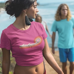 T-shirt vintage Surf Vibe, t-shirt graphique rétro de plage, cadeau pour amoureux de l'océan, chemise vagues d'été, vêtements de surf