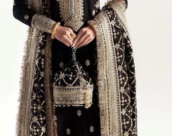 Embroidered Chiffon Salwar Kameez: Custom Pakistani Outfit
