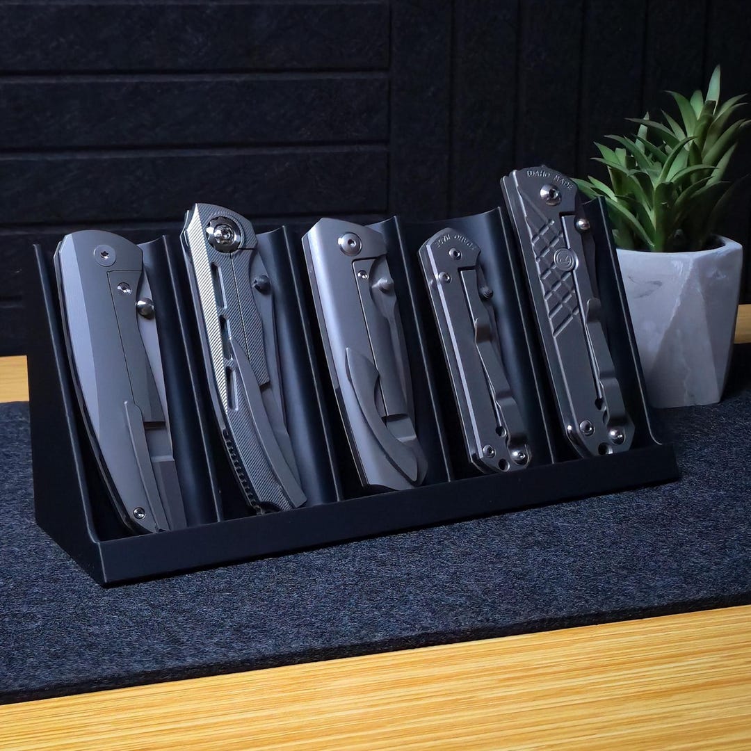 Apex Folder Showcase | Folding Knife Display Stand | Chris Reeve ...