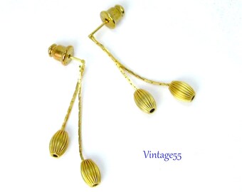 Earrings Gold tone Drop Bead pierced post