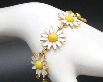 Weiss Daisy Bracelet 7 1/2 inch Vintage