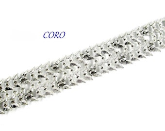 Coro Bracelet Bow Link Wide Silver tone 7 1/2