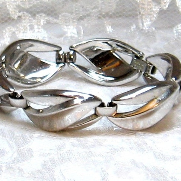 Vintage TRIFARI Silver tone Bracelet no copyright 1950's.