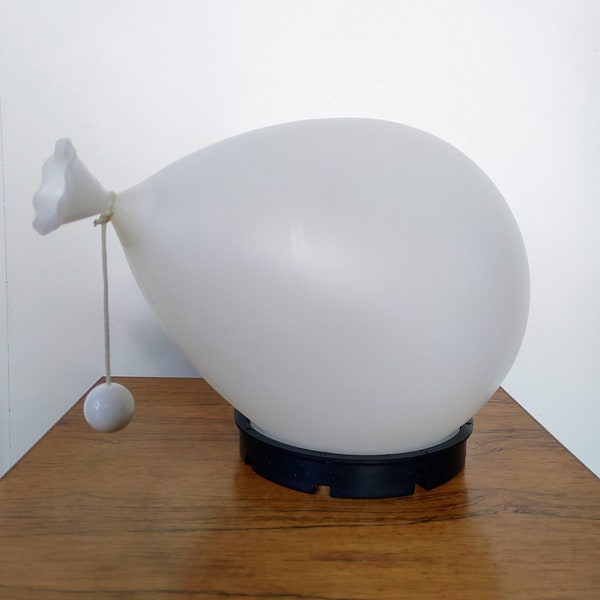 BILUMEN BALLOON Lampe, original gemarkt, Yves Christin, weiß KLEINE 1970er Kinder Decken- oder Wandleuchte, italienisches Design, Mid Century