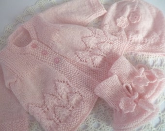 Newborn set, Baby outfit, Set of cardigan, beanie, booties, Baby shower, Handknitted, Hypoallergenic acrylic baby wool.