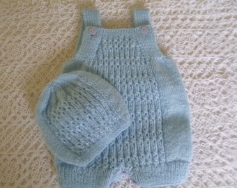 Romper Outfit. Newborn Romper. Romper and Beanie. Baby Shower. Handknitted. Hypoallergenic Acrylic Wool. Free Shipping by Certified Mail.