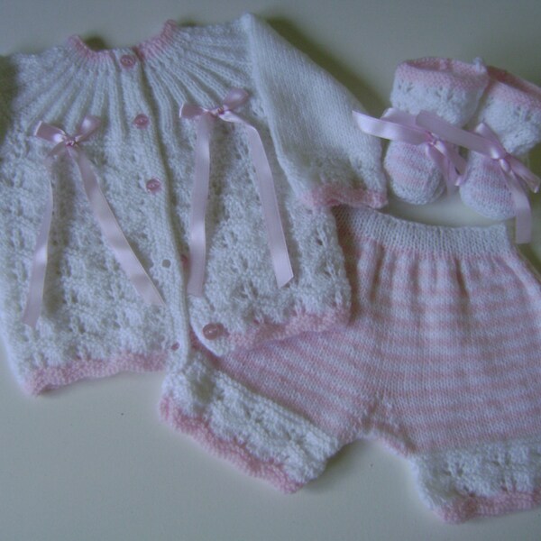 Knitted  Baby Girl  Set Newborn to 3 Months Antiallergic Yarn