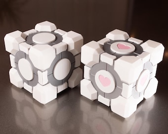 Cubo Compañero: objeto coleccionable y accesorio inspirado en Portal.