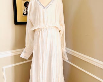 women's blue and white dresses French Blue White Floral Dress Large / Pink/Blue