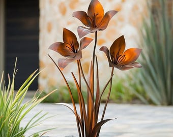Rustieke metalen lelietuinsculptuur - tuinpaal