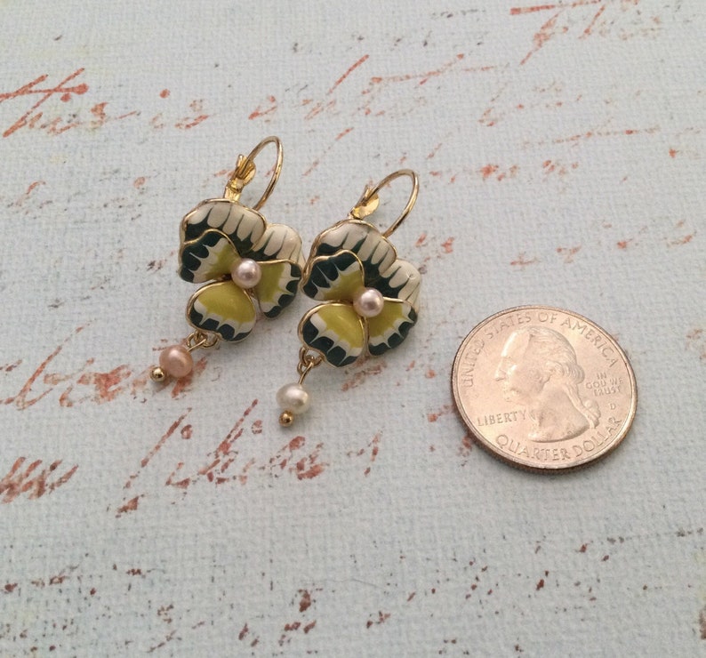 Green White and Gold Flower Shaped Drop Pierced Earrings with Pearls