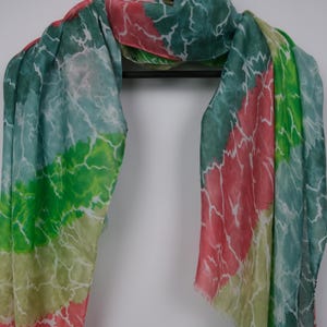 Elegant Abstract Stripe Print Women&#39;s Scarf In Green, Women&#39;s Super Soft Lightweight and Warm Wrap, Special Gift for Christmas or Birthday