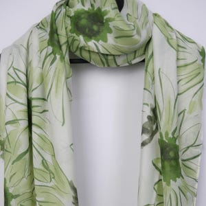 Big Daisy Print Scarf Green | Lightweight Floral Wrap Shawl for Women | Soft Cotton Viscose Scarf | All Season Accessory | Gift for Her