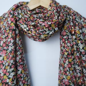 Floral Super Soft Cotton Scarf Perfect For Spring Summer Autumn. Women&#39;s Birthday Gift,Floral Print Scarf, Festival Gift