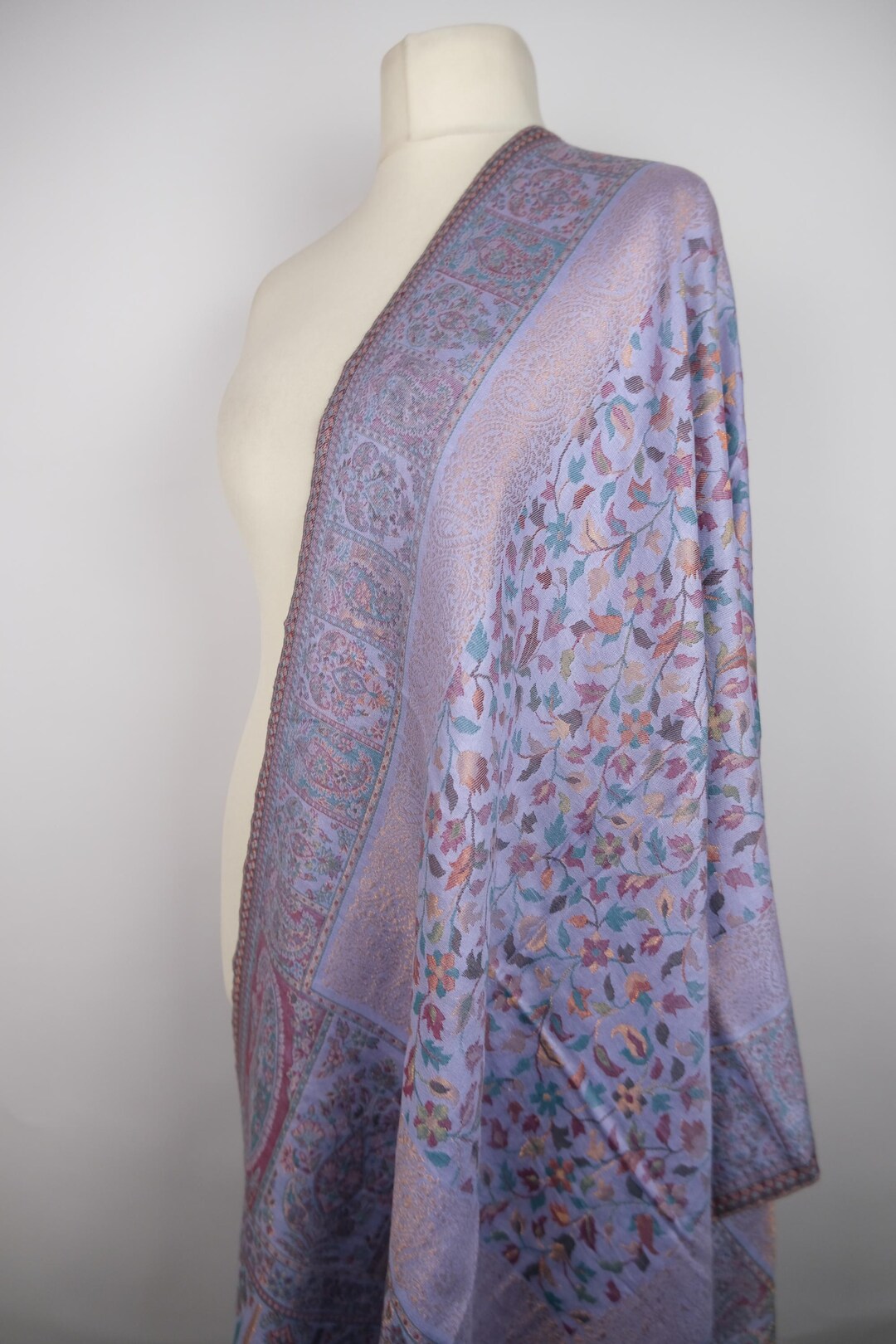 Light Purple Paisley Shawl, Woolen Kaani Wrap, Handmade Indian