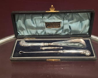 Cased Antique Edwardian Sterling Silver Hallmarked Repousse Handled Set of Shoe Horn,  Short and long Button Hooks c1902