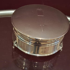 Large Elizabeth II  Hallmarked Round  STERLING SILVER Trinket / Jewellery Box / Casket on Three Legs, Art Deco Engine Turned Design c1953