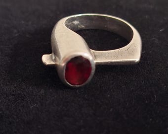Vintage Hallmarked Modern Style Sterling Silver Ring with Garnet Stone, by DEZAN Jewellery . UK Size N US size 6.5