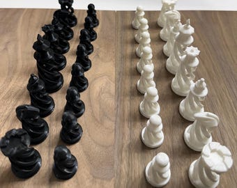 3D-Printed Spiral Chess Pieces – Modern Design for Chess Lovers & Collectors