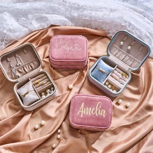 Personalized Velvet Jewelry Box,Custom Travel Jewelry Case,Women Watch Box,Wedding Gift, Gift for Her,Bridesmaid Gifts,Mother&#39;s Day Gift