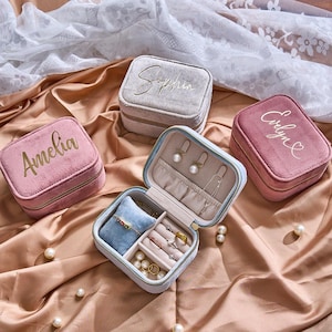 Custom Name Velvet Jewelry Box, Travel Jewelry Case,Women Watch Box,Wedding Gift, Gift for Her,Bridesmaid Gifts,Mother&#39;s Day Gift