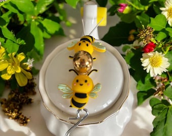 BABY BUMBLEBEES Teapot Drip-Catcher and Lid Holder (With clasp)                                     Tea High tea party bees teapot decor