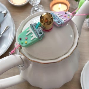 BOBA TEA Teapot Drip-Catcher and Lid Holder (With clasp)