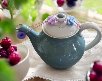 LOTUS FLOWERS Teapot Drip-Catcher and Lid Holder (With clasp)
