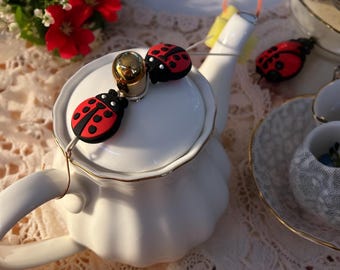 LADYBUGS Teapot Drip-Catcher and Lid Holder (With clasp)