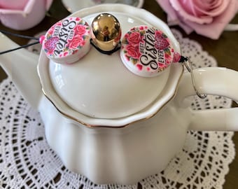 Sister Teapot Drip-Catcher Lid Holder – Pink Floral Tea Accessory